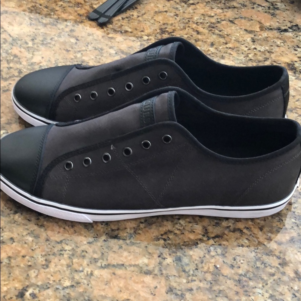 Guess Mens Slip-On Sneakers - Picture 3 of 3